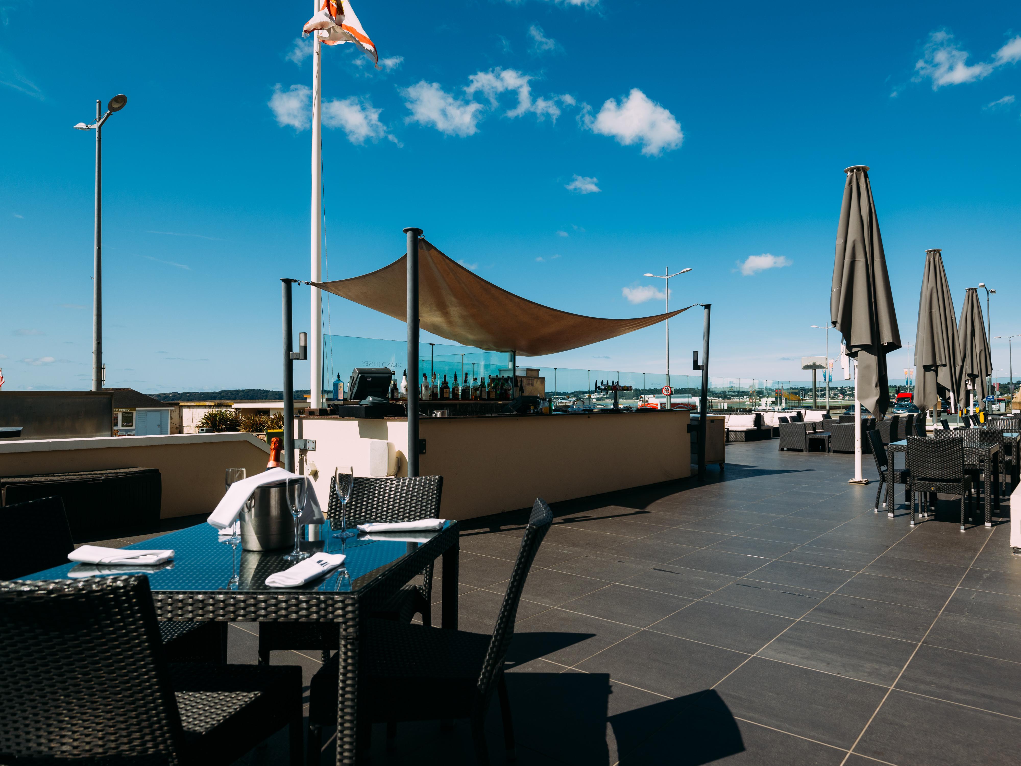 Saint Helier Jersey Grand Jersey Hotel And Spa מראה חיצוני תמונה The Sky Bar