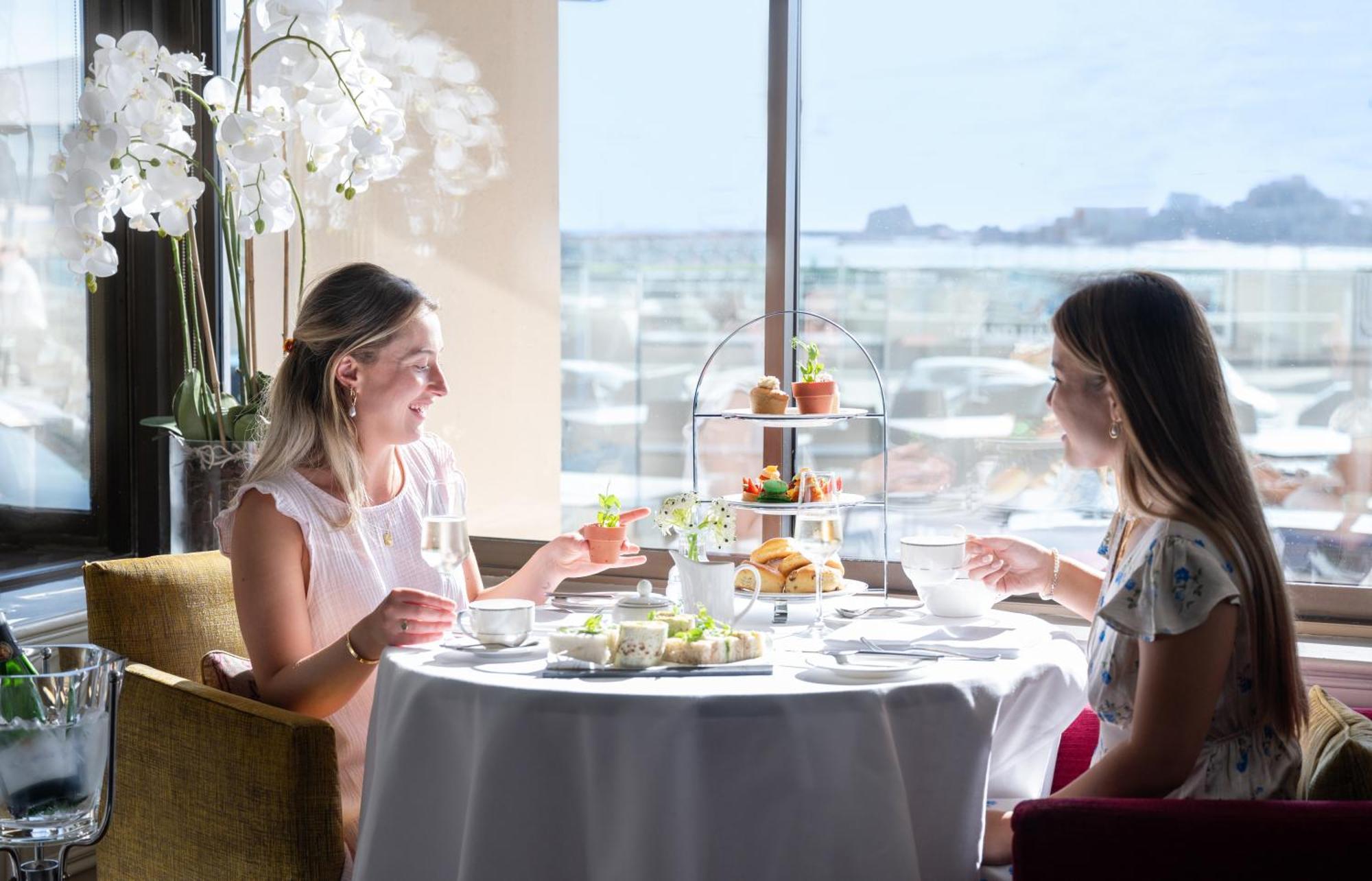 Saint Helier Jersey Grand Jersey Hotel And Spa מראה חיצוני תמונה Afternoon tea at the InterContinental London The O2
