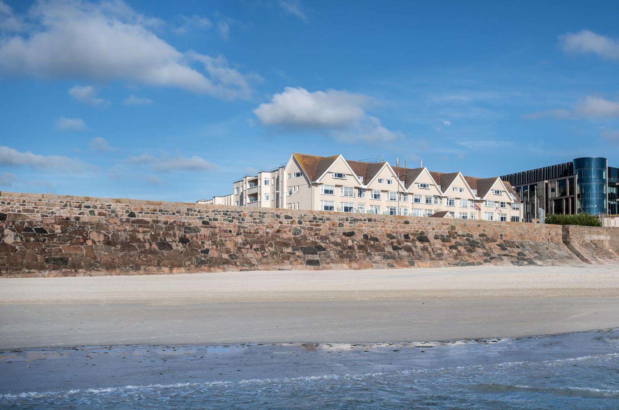 Saint Helier Jersey Grand Jersey Hotel And Spa מראה חיצוני תמונה The beach at Pembrey Sands