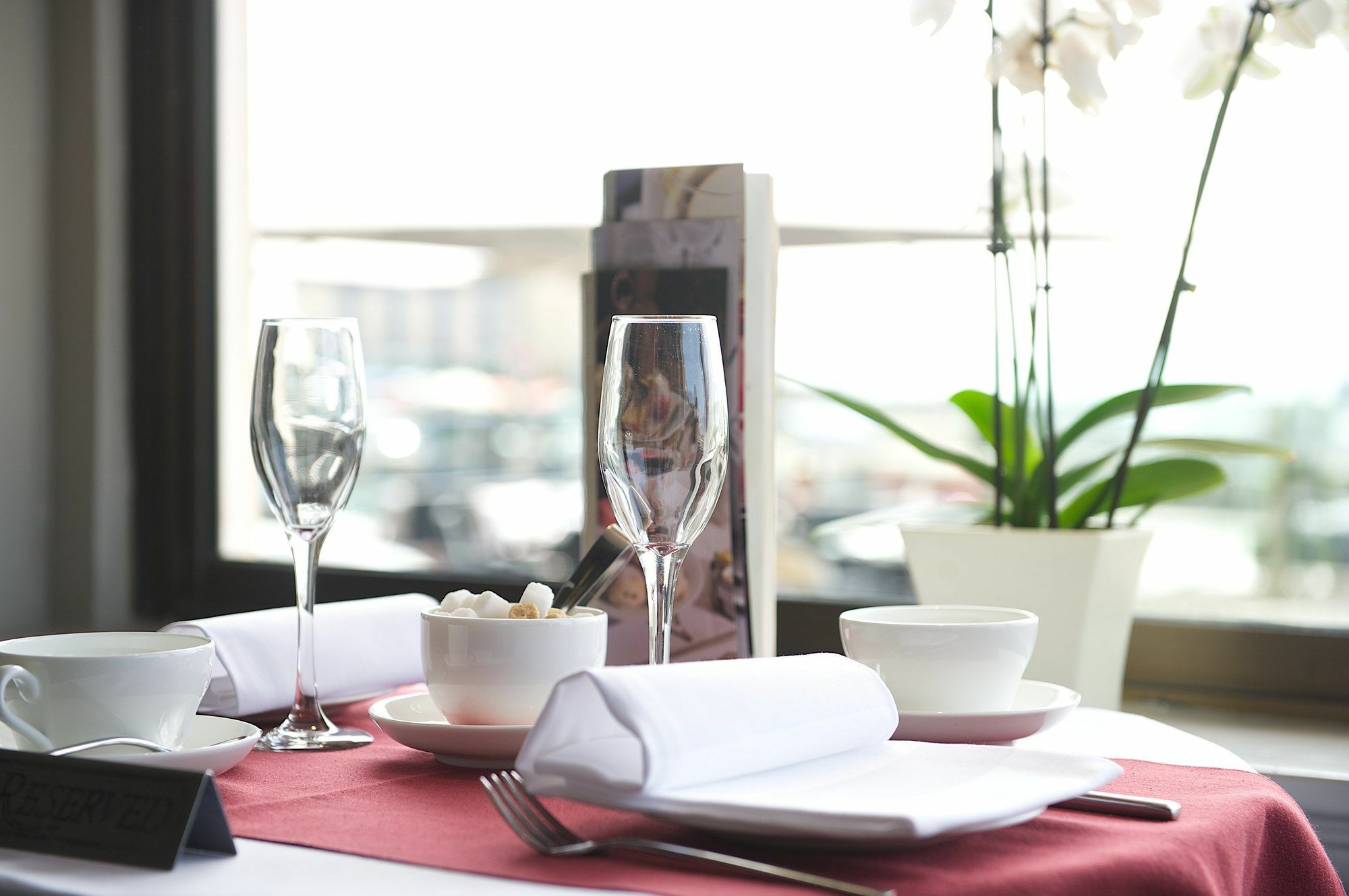 Saint Helier Jersey Grand Jersey Hotel And Spa מראה חיצוני תמונה Restaurant table setting